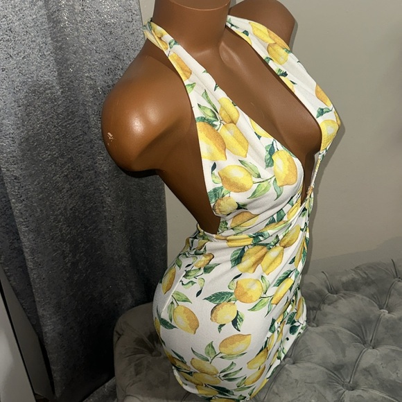 Misguided Lemon 🍋 dress - Picture 2 of 5